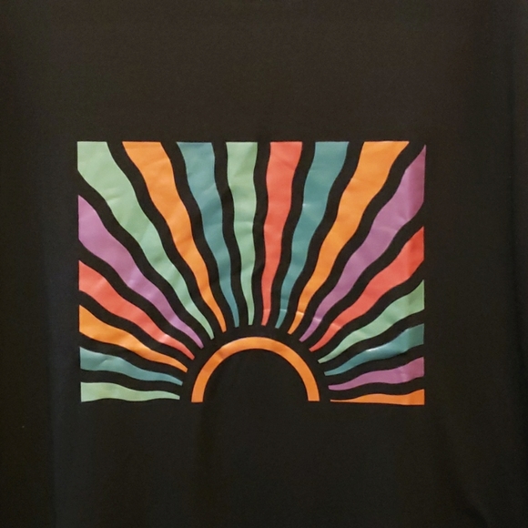 New without tags womens plus size 2XL Black Rainbow Sunrays T-Shirt - Picture 2 of 7